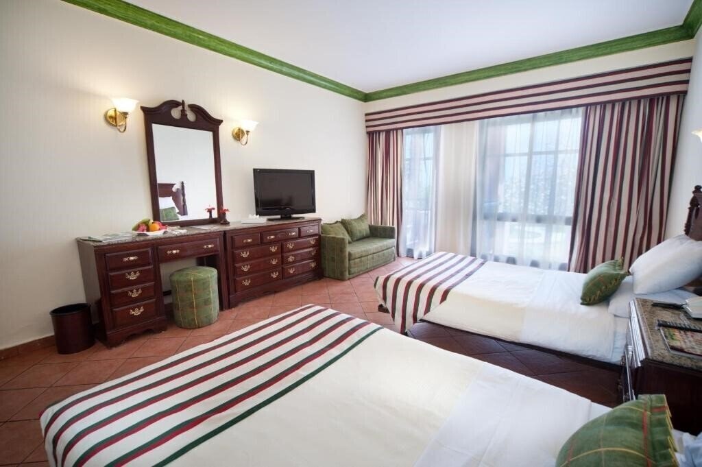 Готель Ali Baba Palace & Aquapark 4*
