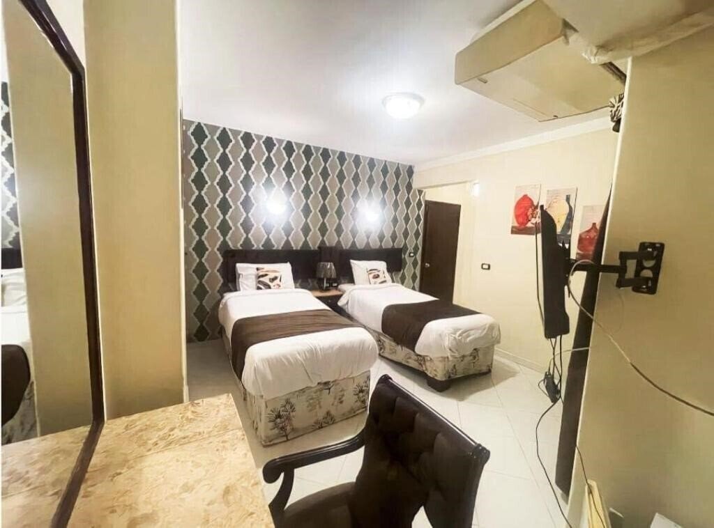 Отель Golden Sun Hotel 3*