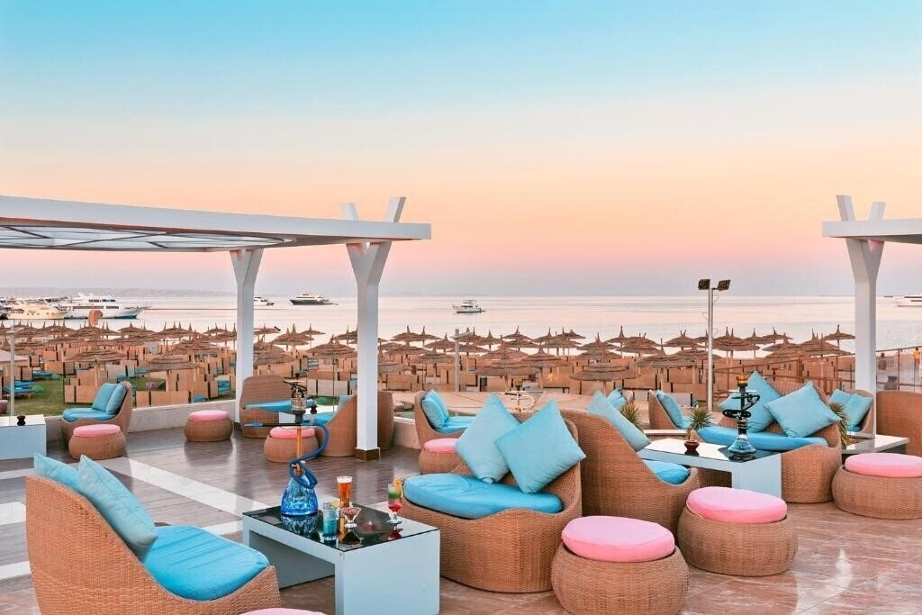 Фотографія Pickalbatros White Beach Resort 5*