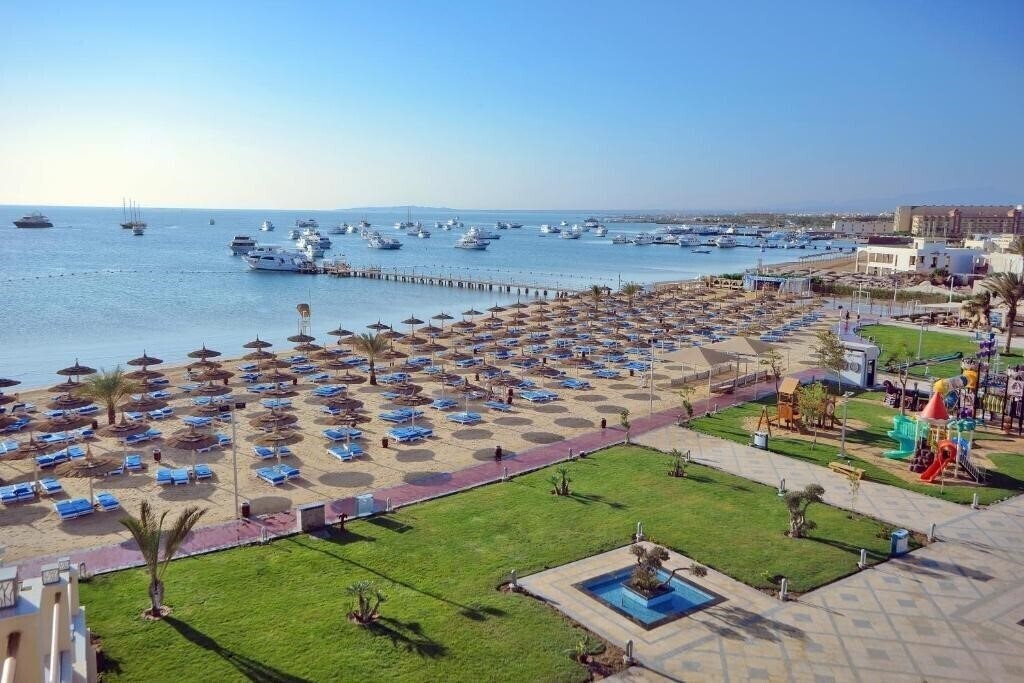 Фотографія Pickalbatros White Beach Resort 5*