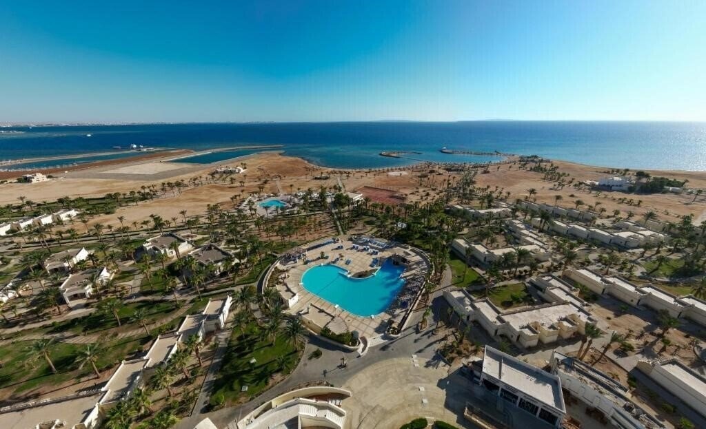 Отель Sunrise Juman Beach Resort 4*