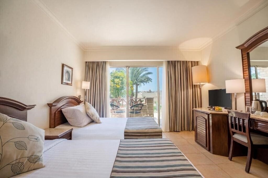Фото Sunrise Juman Beach Resort 4*
