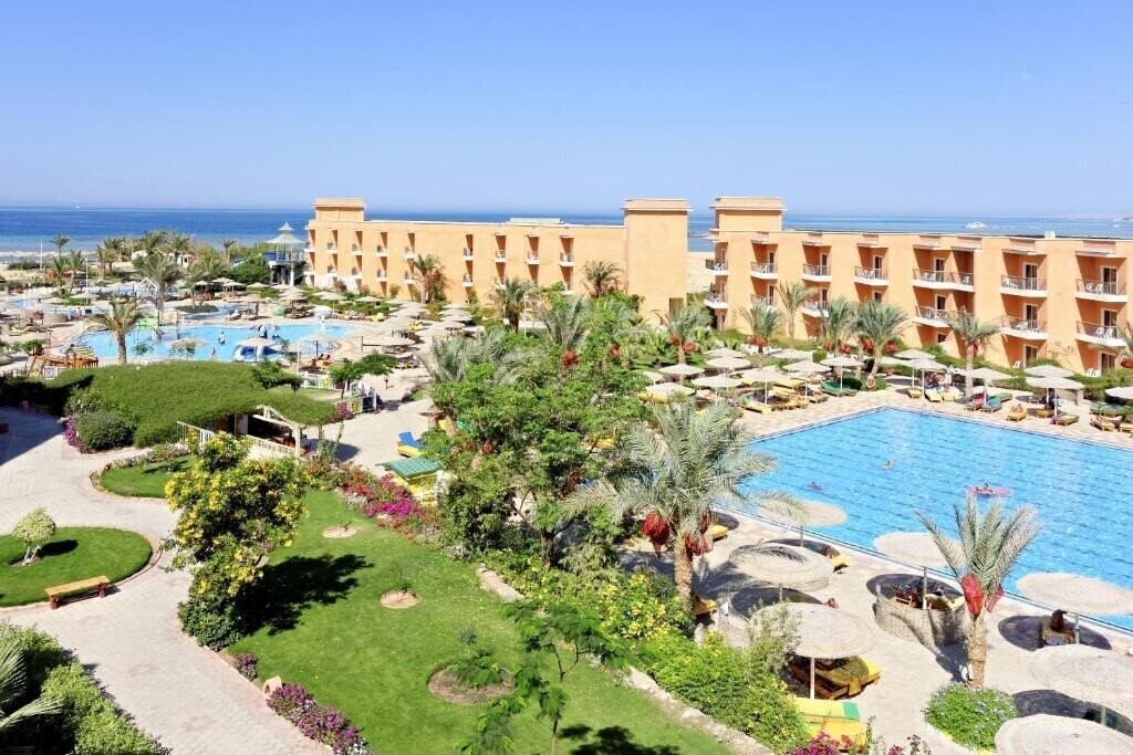 Отель The Three Corners Sunny Beach Resort 4*
