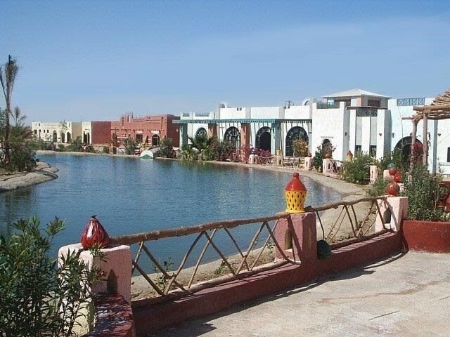 Готель Green Village Hotel & Resort 3*