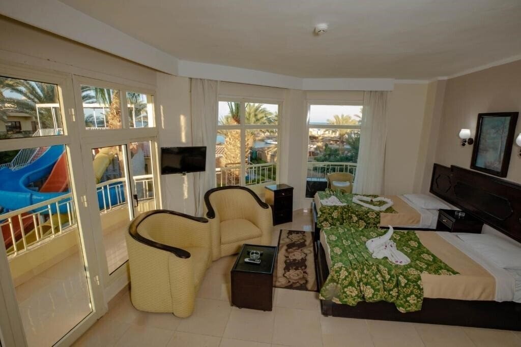 Готель Sand Beach Hotel 3*