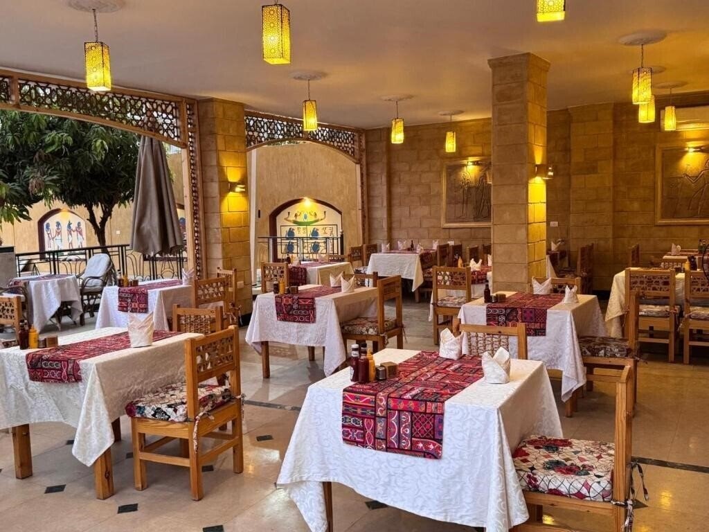 Отель Jewel Howard Carter Hotel 3*