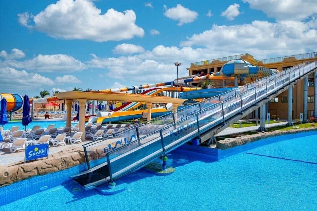 Отель Stella Beach Resort & SPA 5*