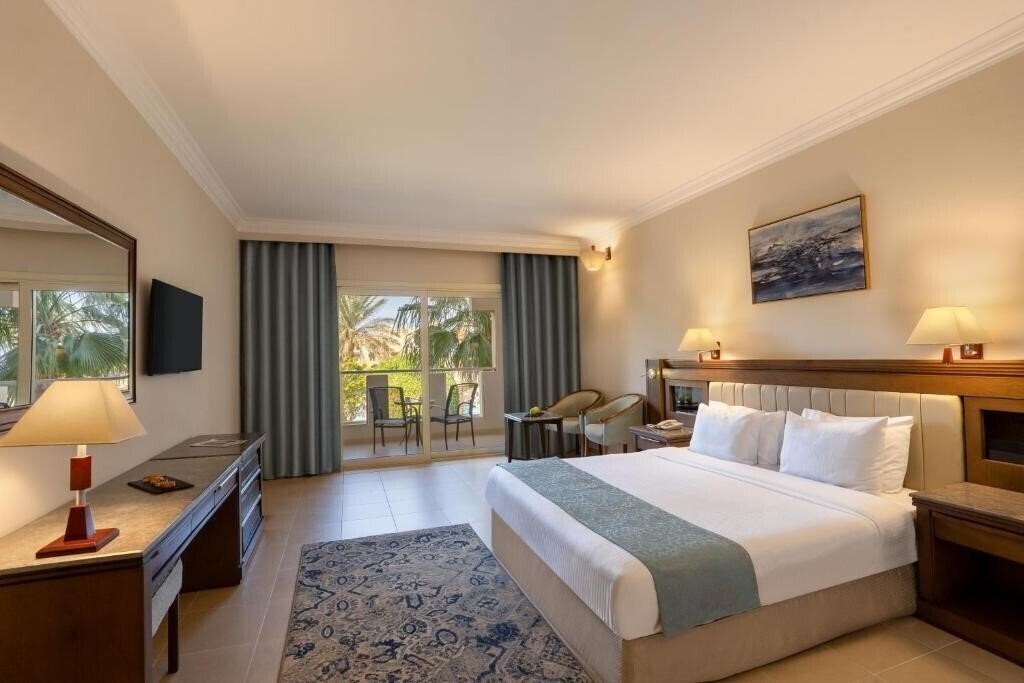 Фото Serenity Alpha Beach 5*