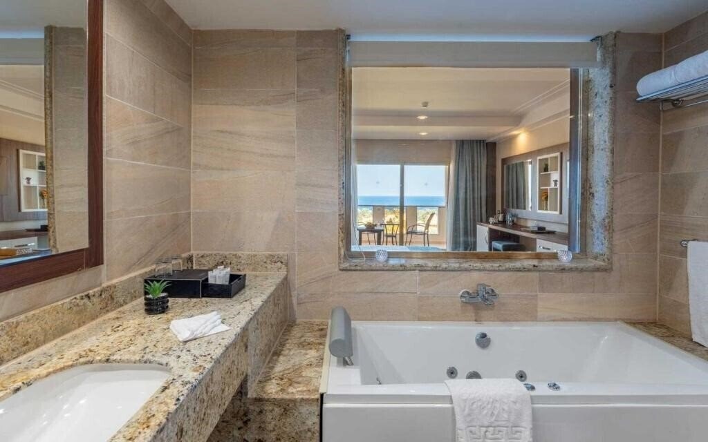 Фотография Serenity Alpha Beach 5*