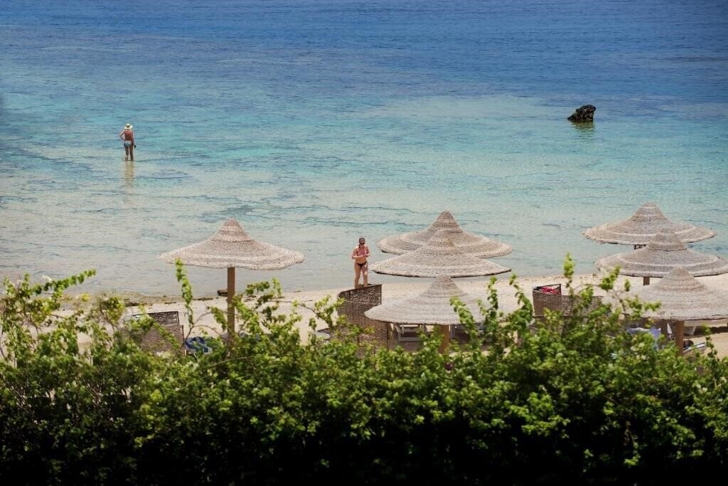 Готель Concorde Moreen Beach Resort 5*