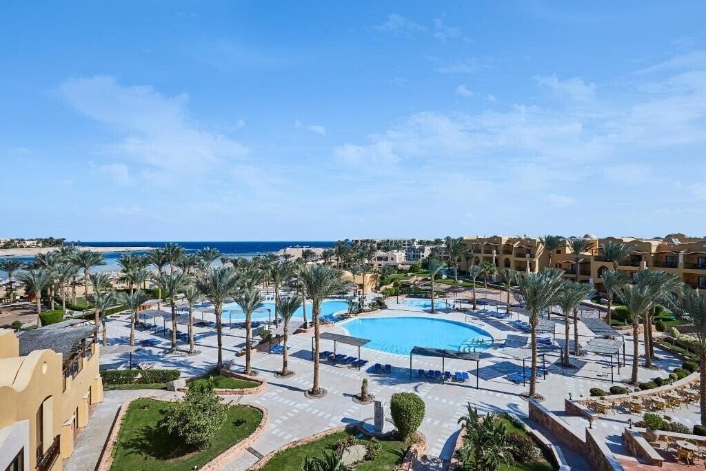 Готель Jaz Solaya Resort 5*