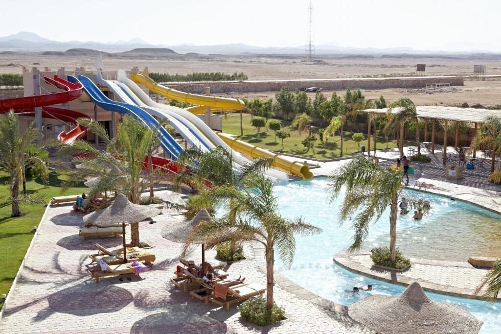 Отель The Three Corners Sea Beach Resort 4*