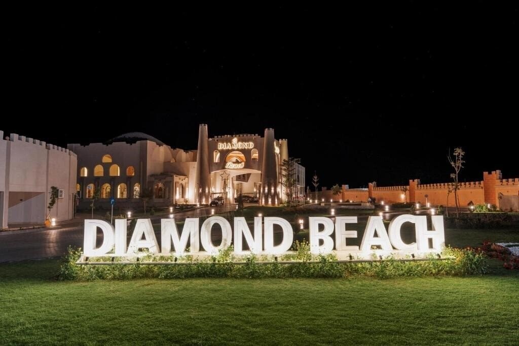 Готель Diamond Beach by Pearl Resorts 5*