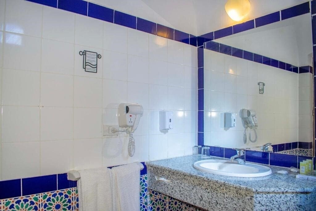 Фото Protels Crystal Beach Resort (ex. Bliss Abo Nawas Resort, Crystal Beach Resort) 4*