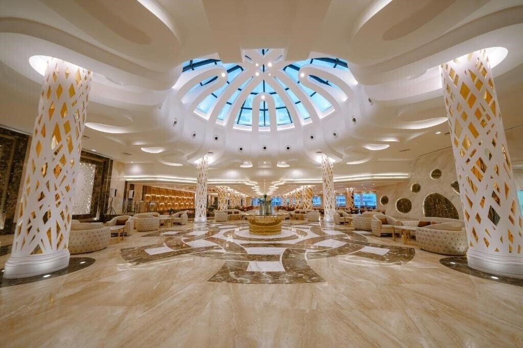 Готель Sirena Beach Resort & SPA 5*