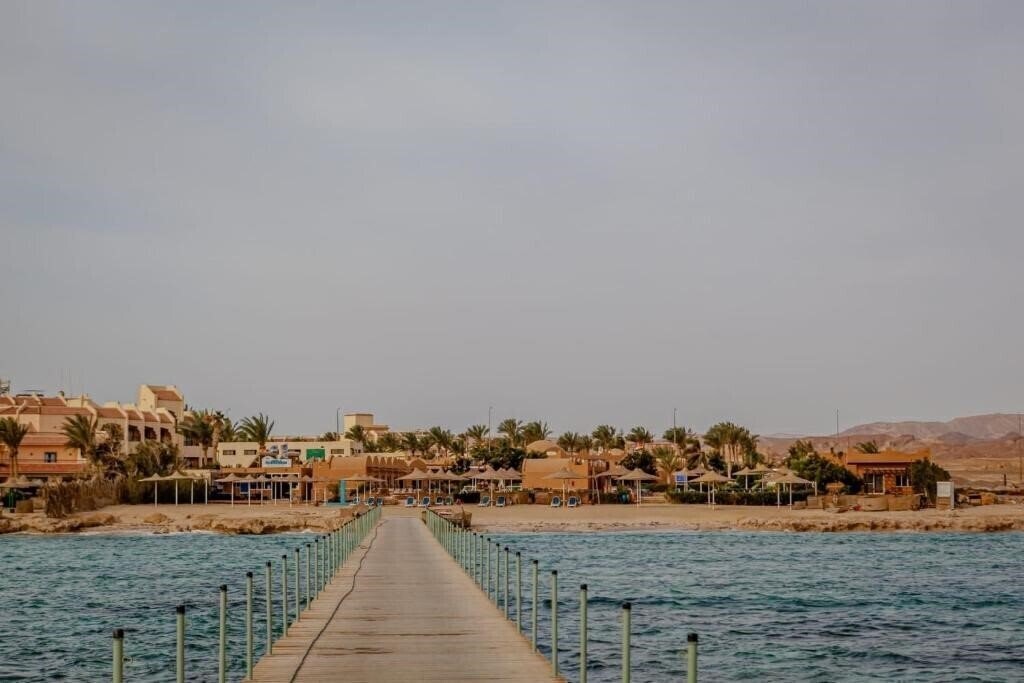 Отель Silver Beach Redsea Resort 3*