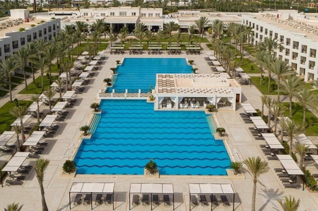 Готель Jaz Elite Crystal Almaza Bay (ex. Jaz Crystal, Jaz Crystal Resort) 5*