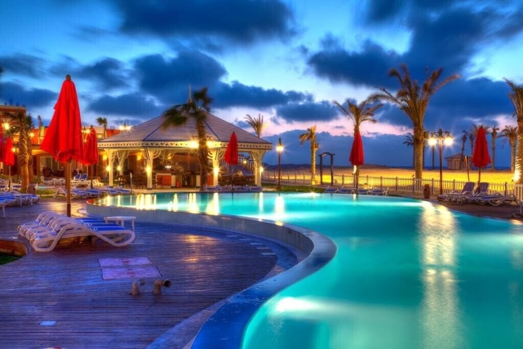 Готель Porto Matrouh Beach Resort 5*
