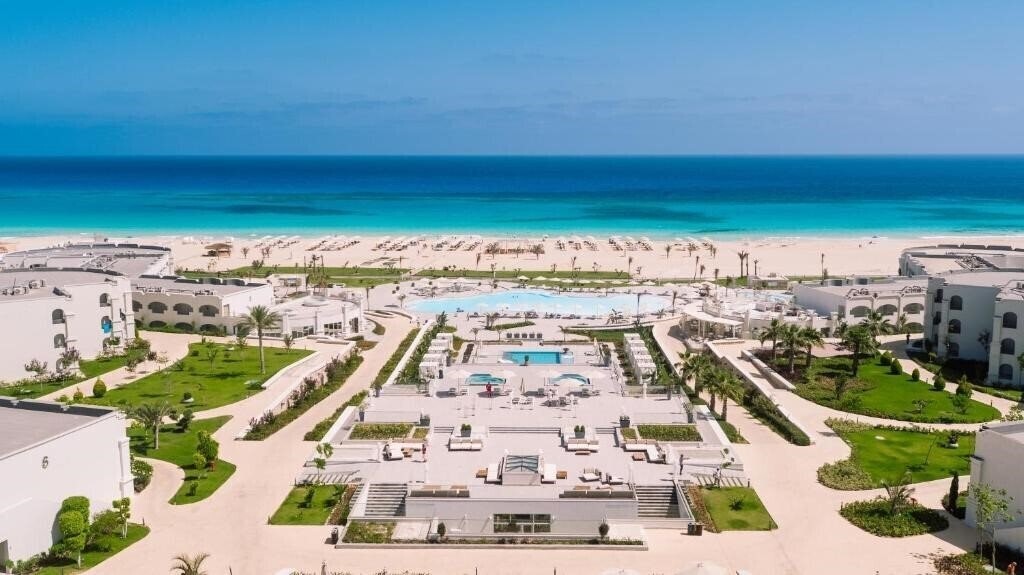 Готель Cleopatra Luxury Resort Sidi Henish 5*