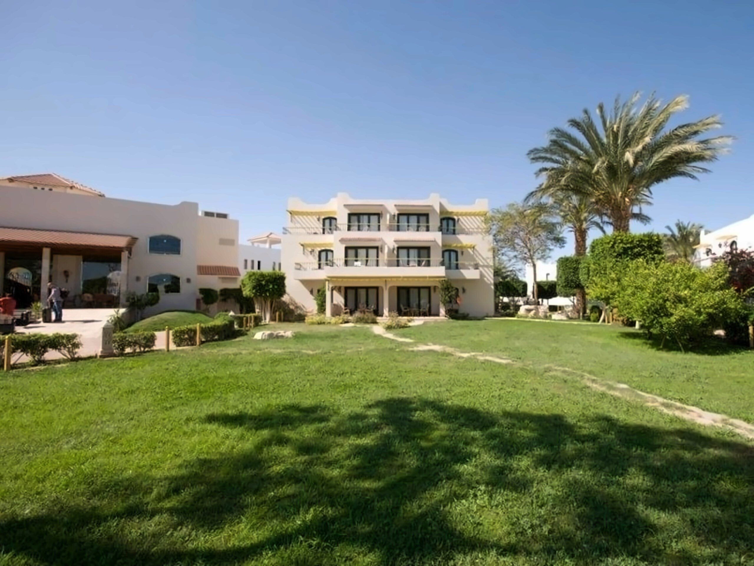 Фотографія Lotus Bay Resort (ex. Lotus Bay Beach Resort, Lotus Bay Beach Resort & Gardens) 4*