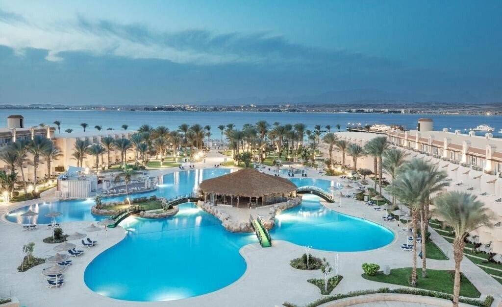 Готель Pyramisa Beach Resort Sahl Hasheesh 5*