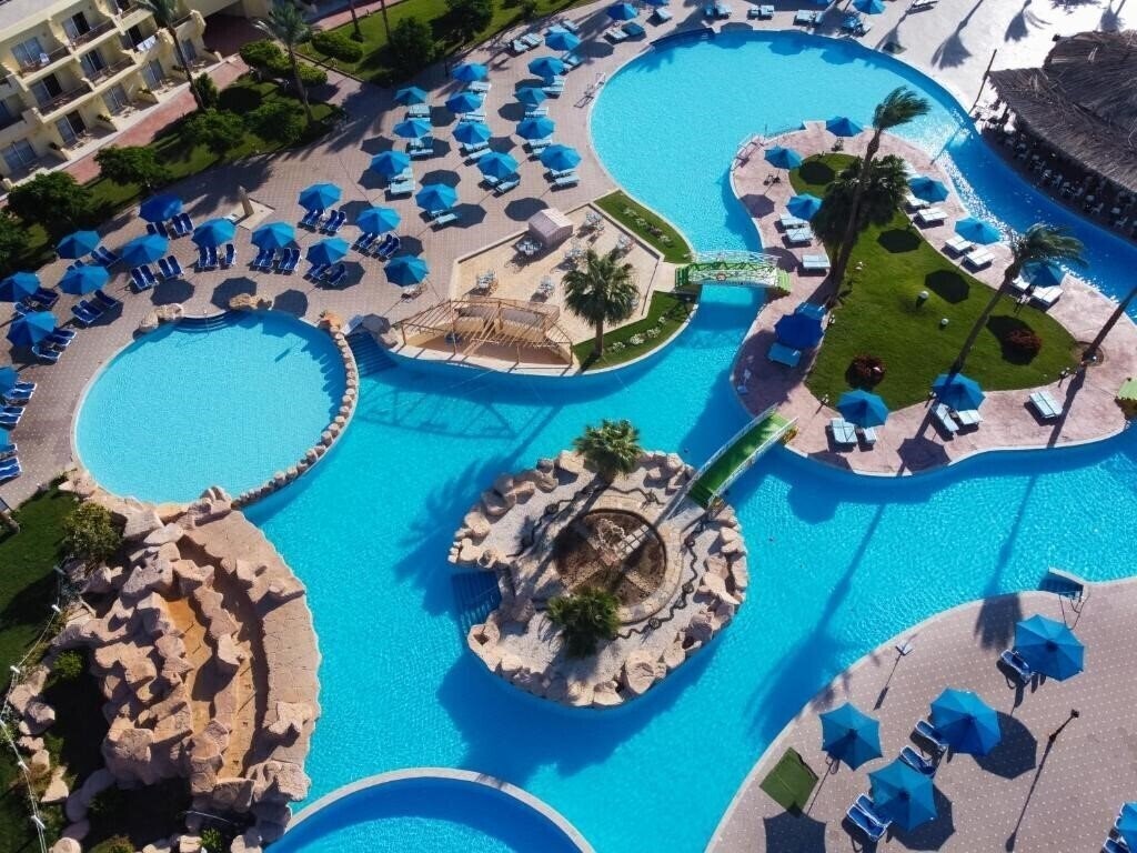 Фотографія Amwaj Oyoun Resort (ex. Millennium Oyoun Hotel & Resort) 5*