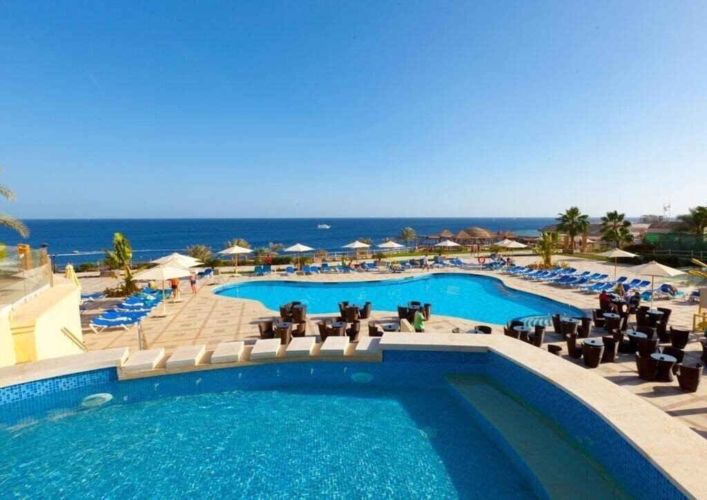 Готель Island View Resort 5*