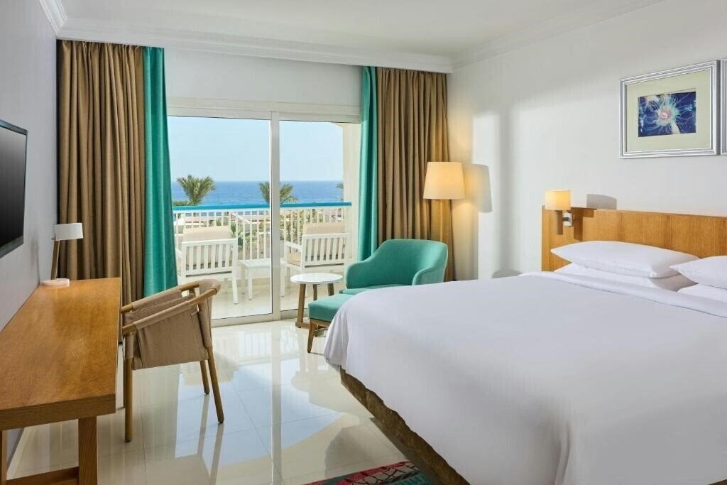 Готель Renaissance Sharm El Sheikh Golden View Beach Resort 5*