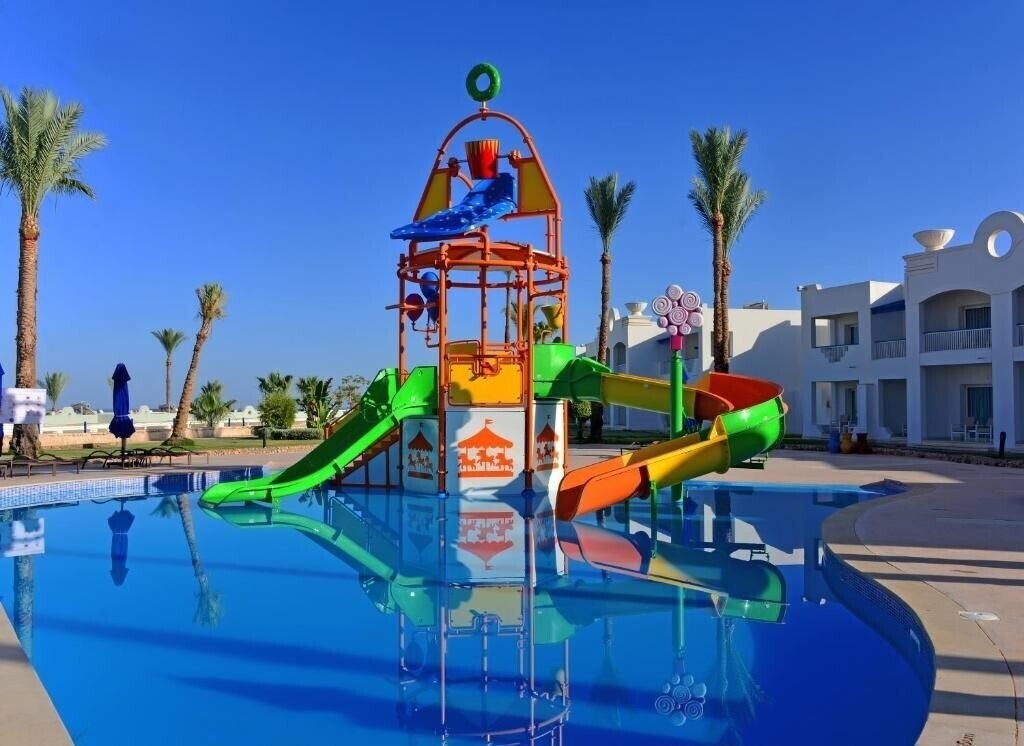 Фотографія Renaissance Sharm El Sheikh Golden View Beach Resort 5*