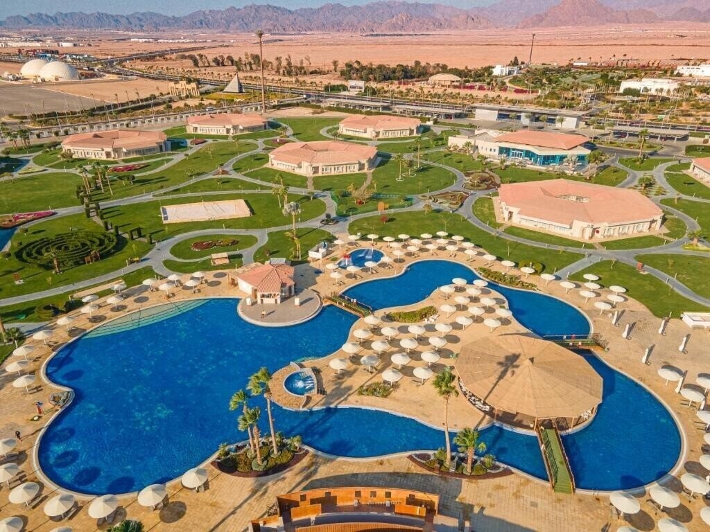 Готель Pickalbatros Luxury Suites 5*