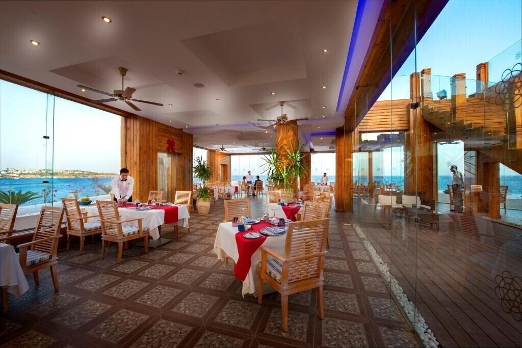 Фото Posh Club by Sunrise Arabian Beach 5*