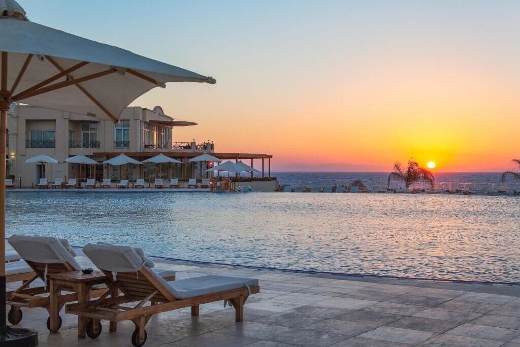 Отель Cleopatra Luxury Resort Sharm El Sheikh 5*