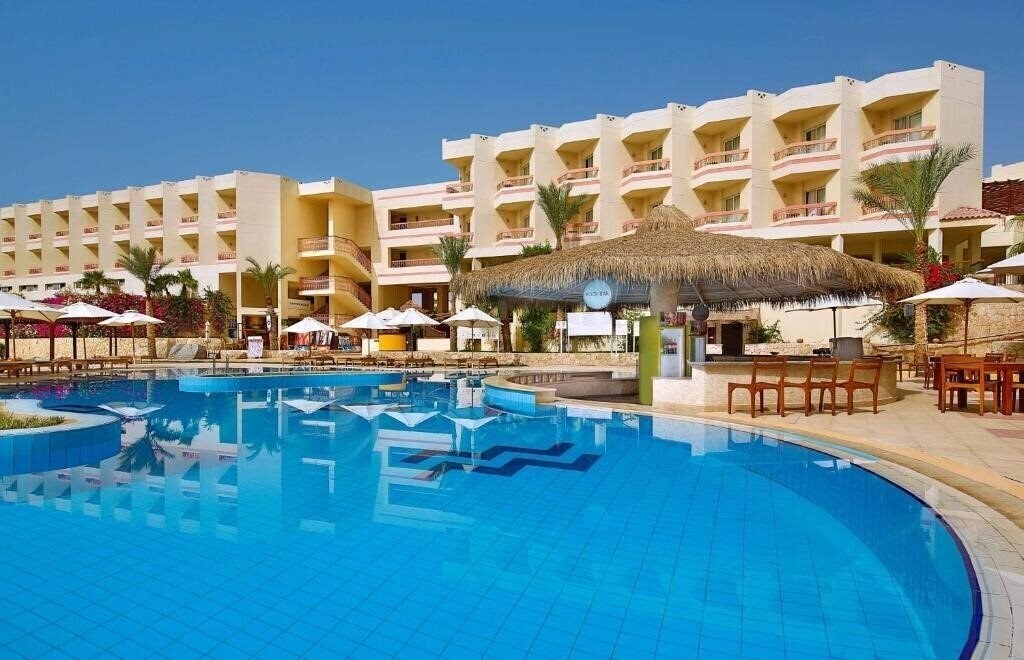 Фотографія Doubletree By Hilton Sharks Bay Resort Mountain Side (ex. Hilton Sharks Bay) 4*