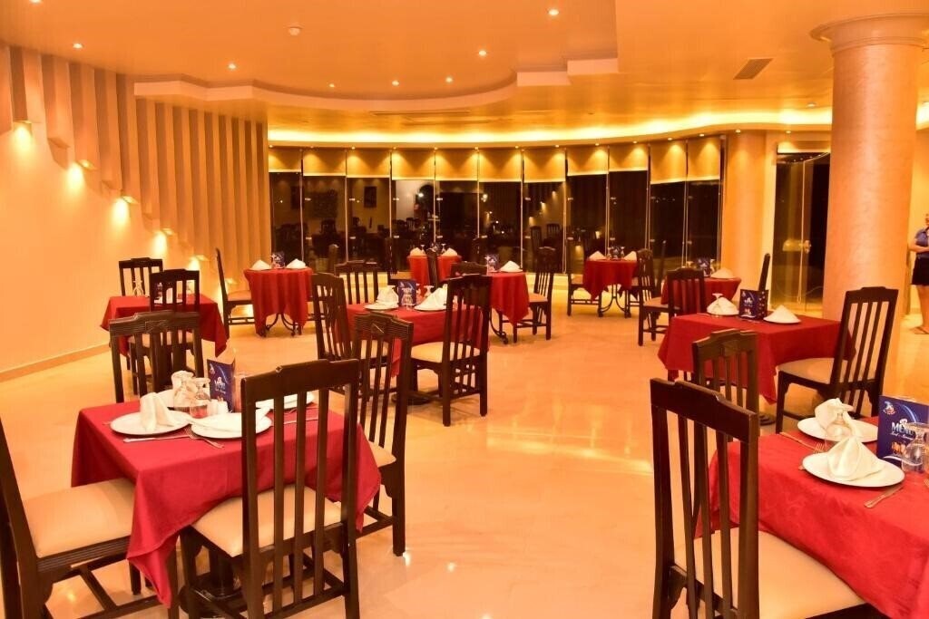 Изображение Dive Inn Resort Hotel 4*