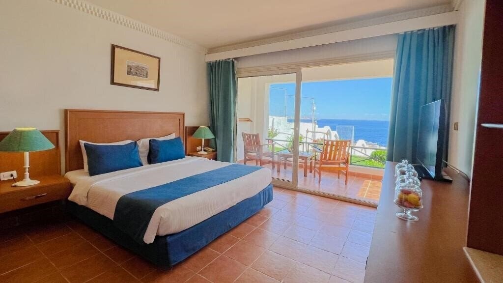Фото Club Reef Resort 4*