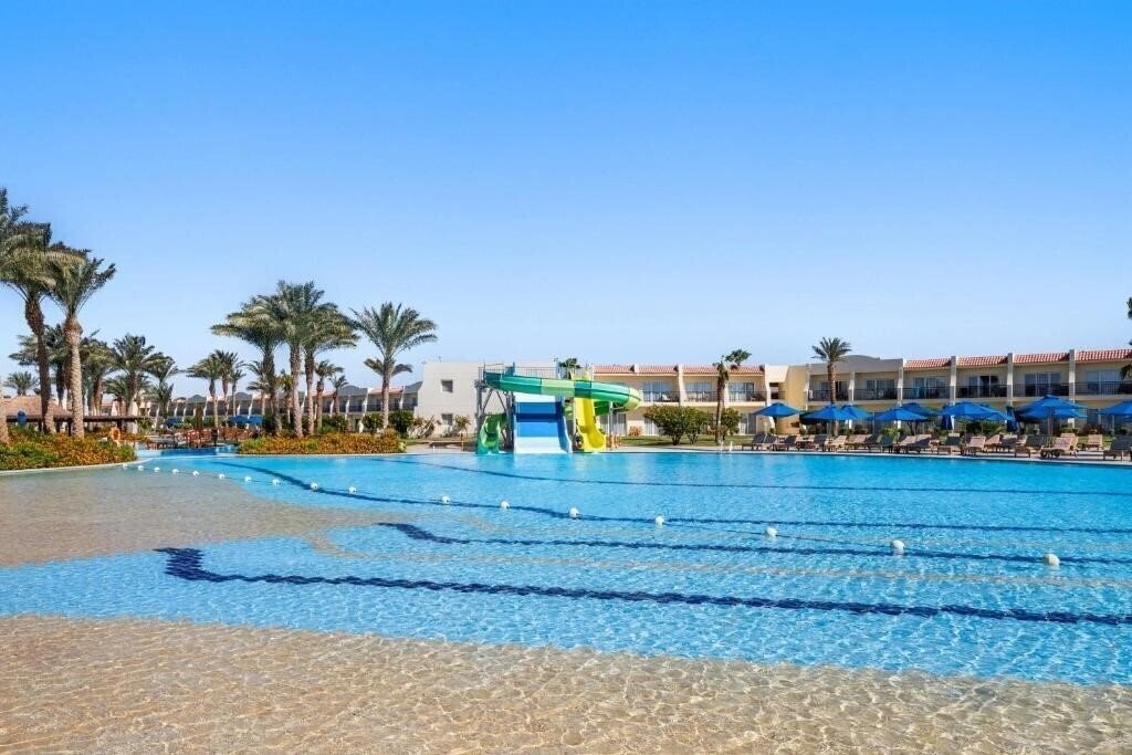 Изображение DoubleTree by Hilton Sharks Bay Resort Beach Side 4*