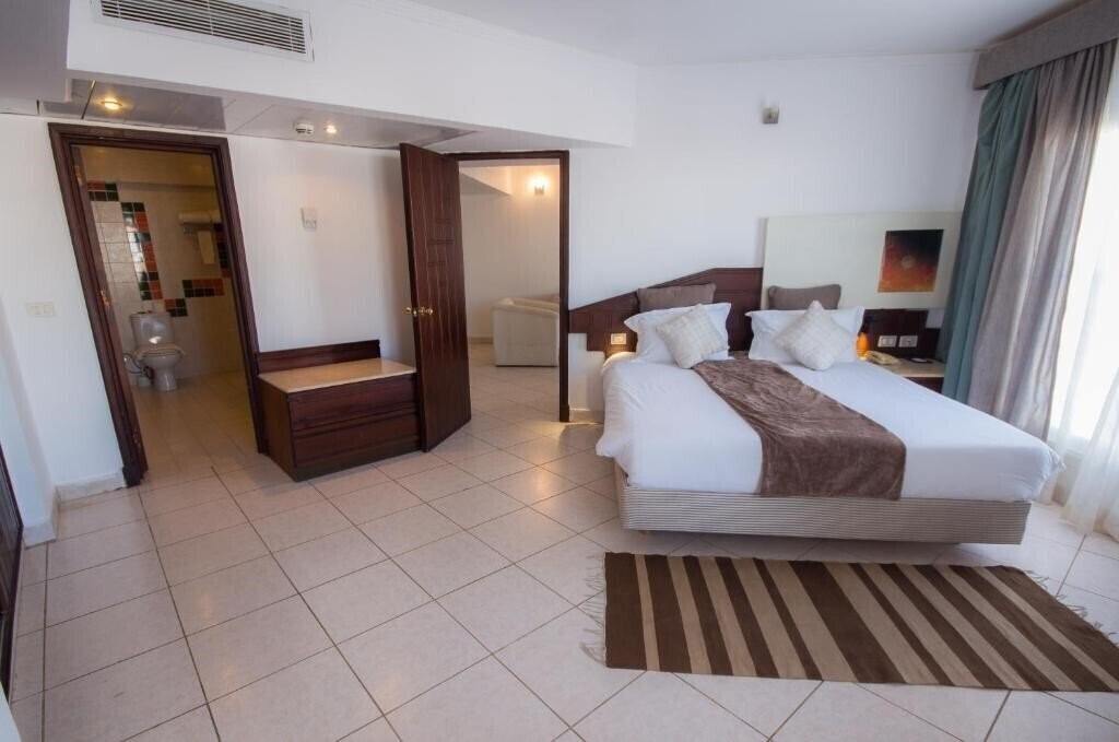 Фото Swiss Heaven Sharming Inn Hotel (ex. Sharming Inn Hotel, Sol Y Mar Sharming Inn) 4*