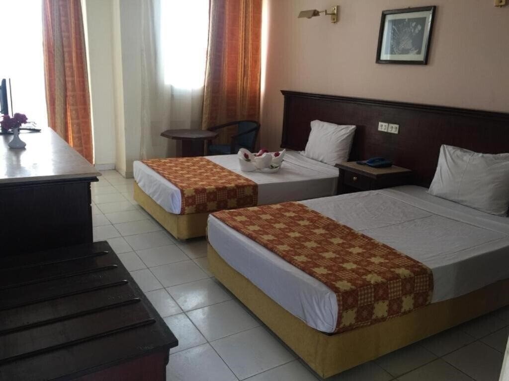 Фото Regency & Lodge Hotel 2*