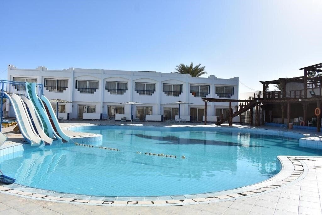 Готель Regency & Lodge Hotel 2*