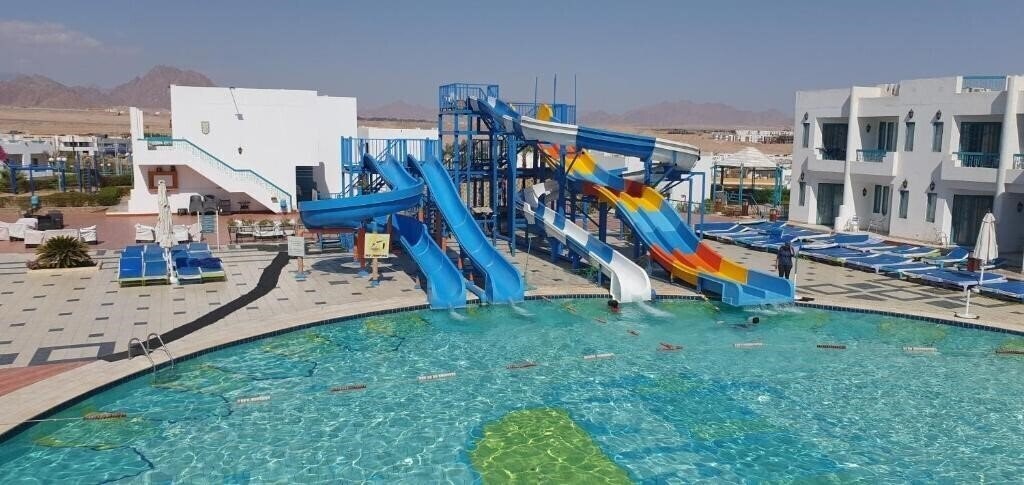 Готель Sharm Holiday Resort 4*