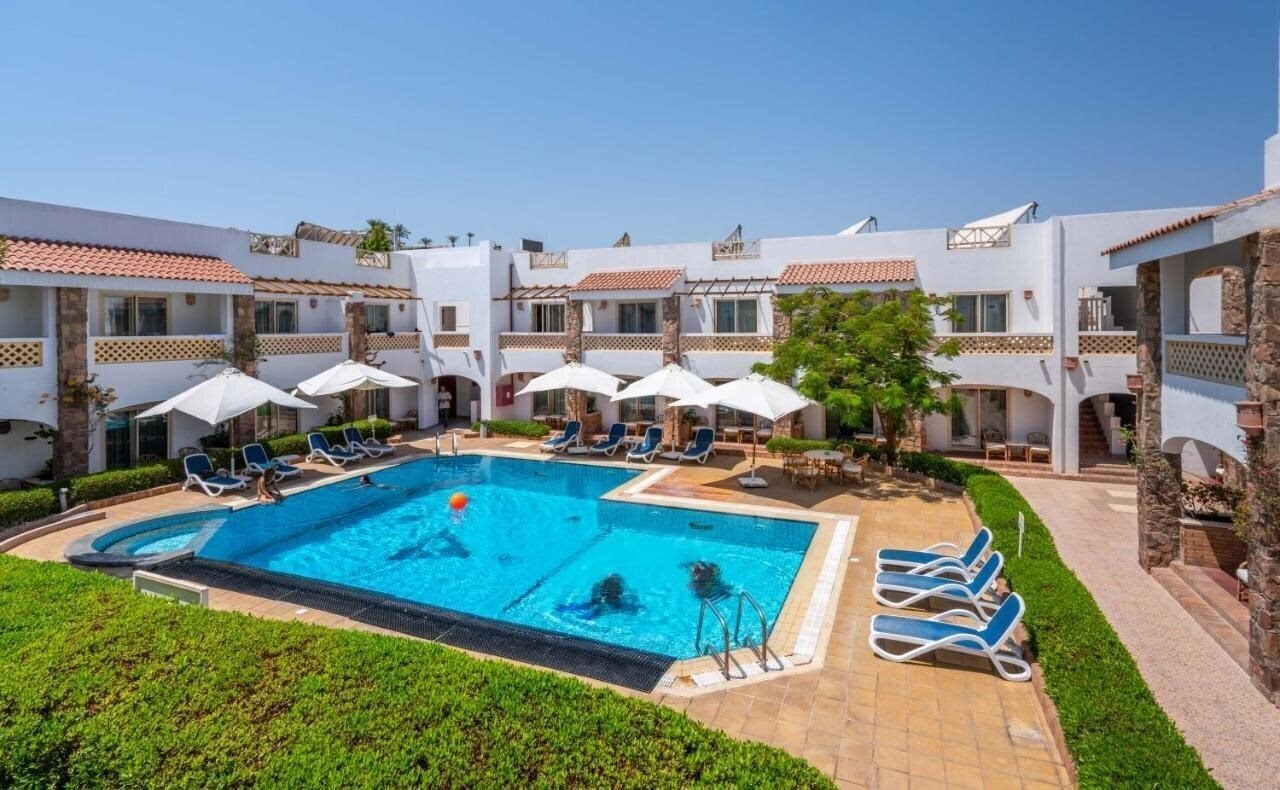 Отель Camel Dive Club & Hotel 4*