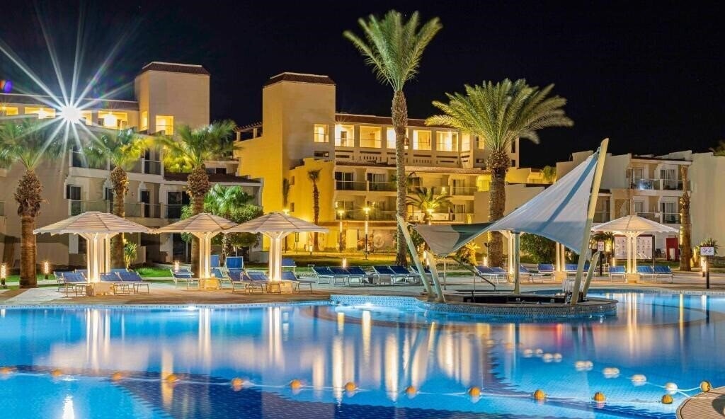 Готель Amarina Abu Soma Resort & Aqua Park (ex. Riviera Plaza Abu Soma) 5*