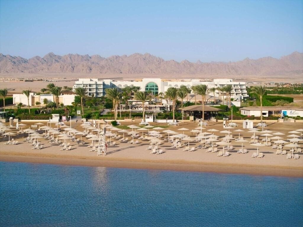 Готель Movenpick Waterpark Resort & SPA Soma Bay 5*