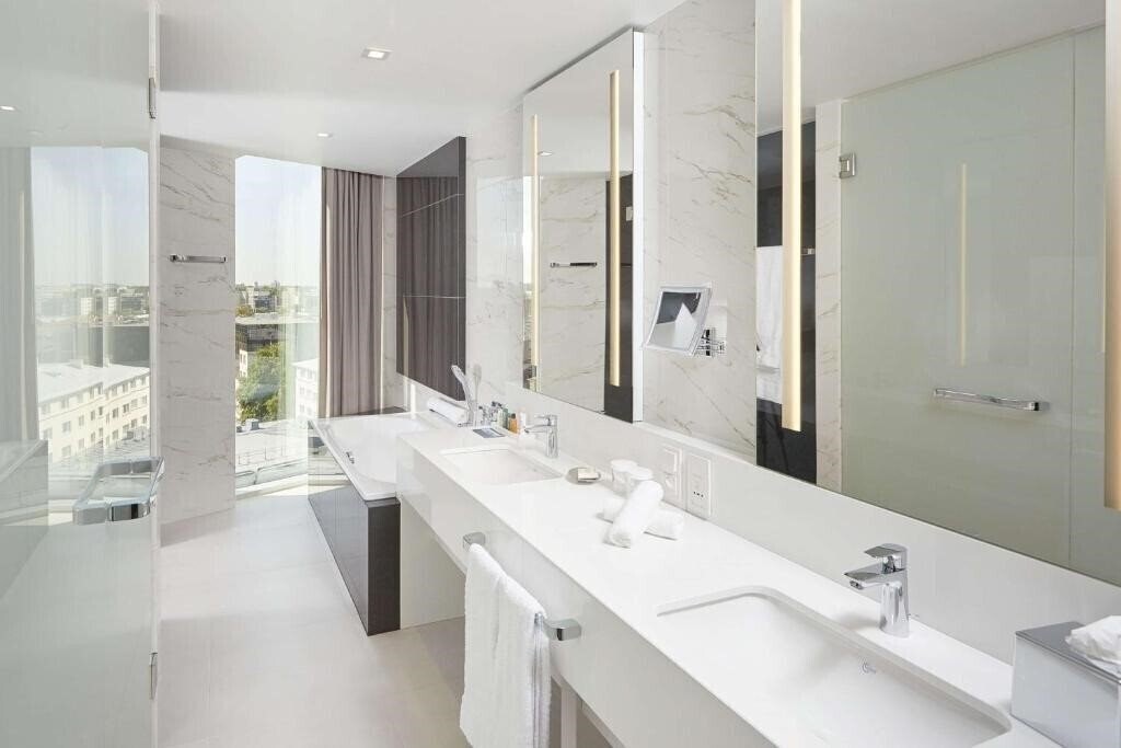Фото Hilton Tallinn Park Hotel 4*