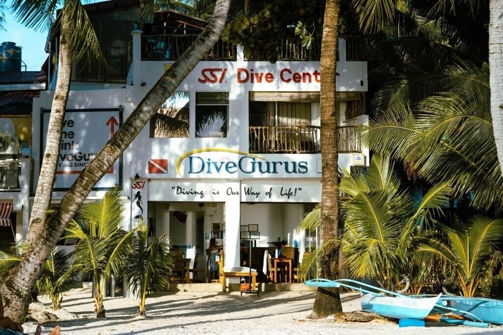 Готель Divegurus Boracay Beach Resort 3*