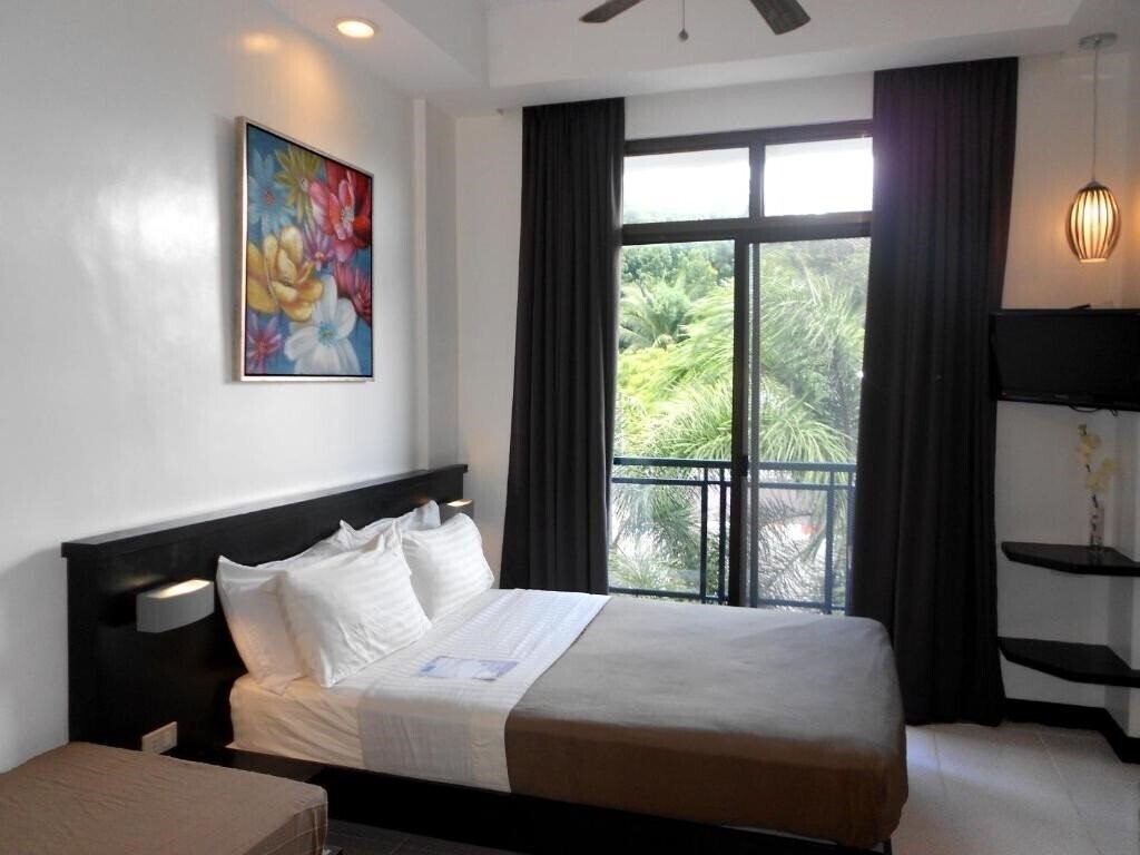 Готель One Crescent Place Hotel 4*