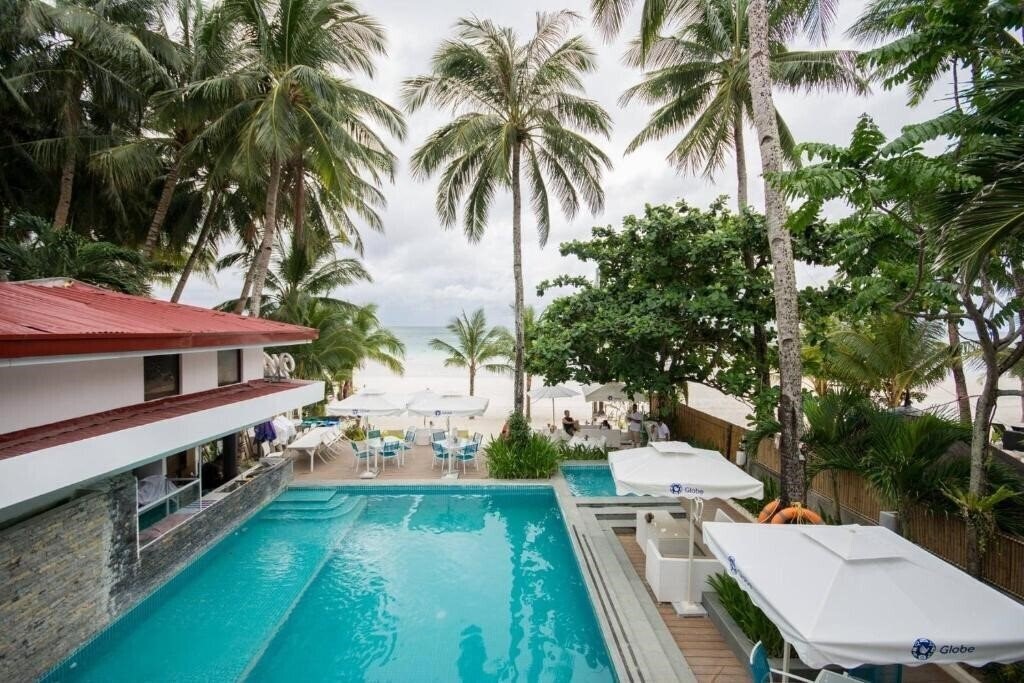 Готель White House Beach Resort 3*