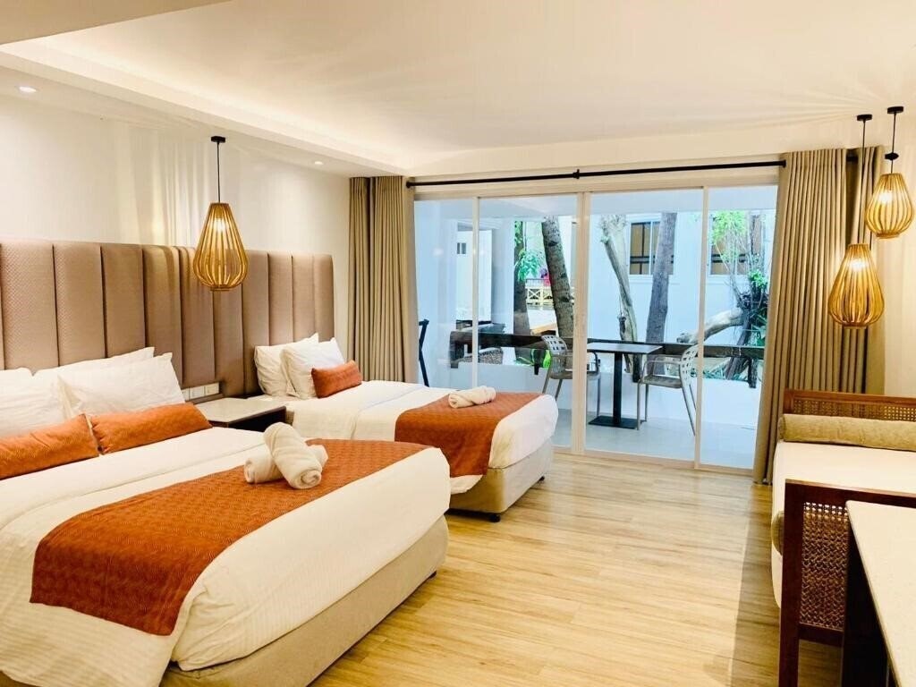 Фото White House Beach Resort 3*