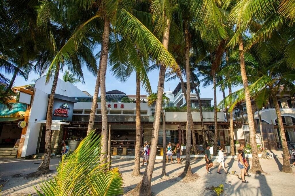 Зображення Crown Regency Beach Resort 3*