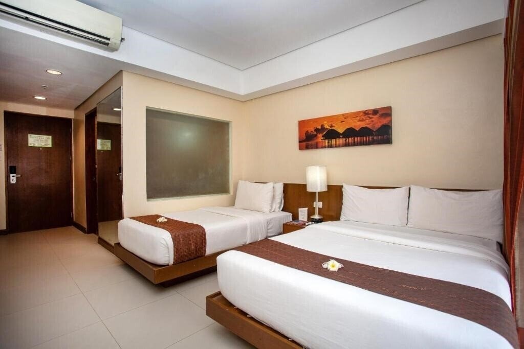 Картинка Crown Regency Beach Resort 3*